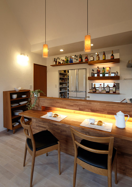 No.0096 落ち着いた バーのあるダイニングキッチン（一戸建て